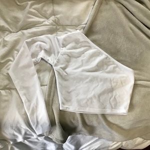 ❌S O L D❌White one shoulder crop top